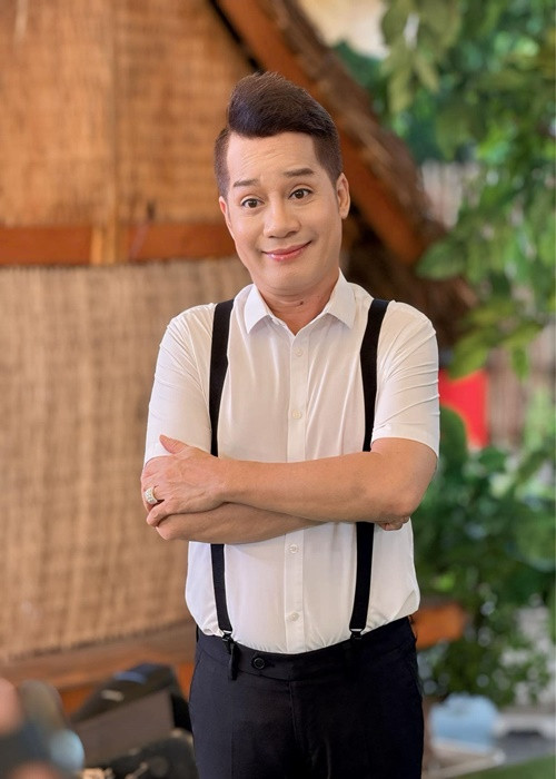 “Hoài Linh biết kính trên nhường dưới. Hành động đó của Hoài Linh không phải giả tạo vì sau nhiều năm Hoài Linh vẫn giữ được đức tính ấy”, Minh Nhí nói. Ảnh: FB Minh Nhí.