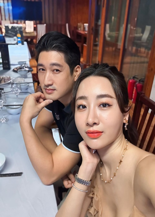 Cặp đôi diễn viên ngày càng dính như sam. Ảnh: FB Thùy Anh.
