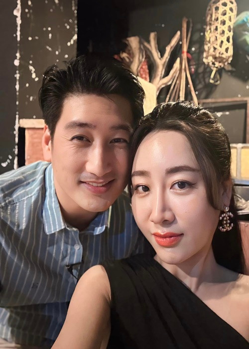 Sau khi công khai chuyện tình cảm, Thùy Anh liên tục đăng tải hình ảnh bên Ngọc Quỳnh. Ảnh: FB Thùy Anh.