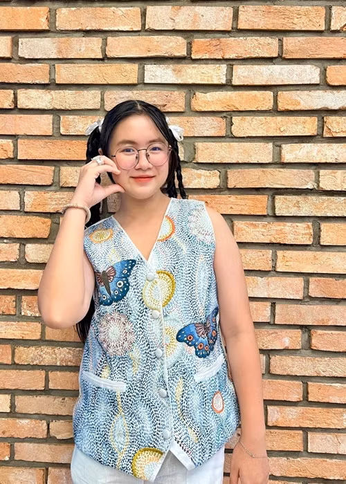 "Bé Bù Tọt" vẫn giữ được sự hồn nhiên dù sớm được chú ý.