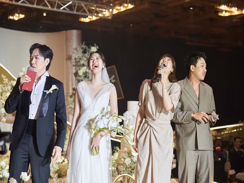 Trấn Thành - Hari Won dự đám cưới Anh Đức - Quỳnh Anh. Ảnh: FB Anh Đức.