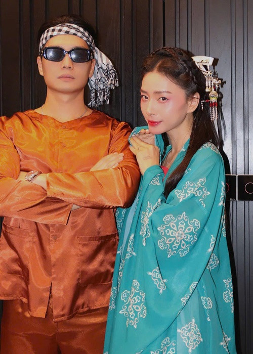 Ở bên Huy Trần, Ngô Thanh Vân nhí nhảnh, khác hẳn vẻ nghiêm túc khi làm việc. Ảnh: FB Ngô Thanh Vân.