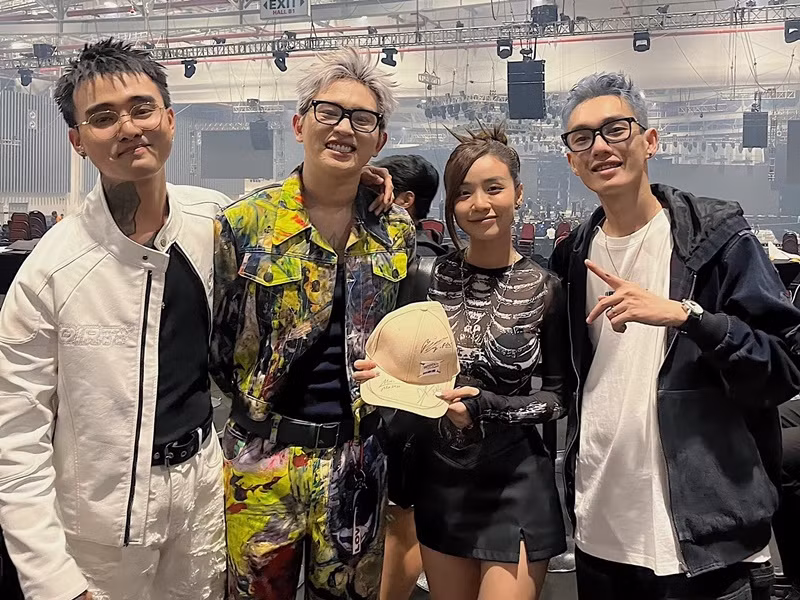 Tháng 9 vừa qua, Đạt G và Bảo Ngọc vướng nghi vấn sắp cưới. Đại diện Đạt G chia sẻ trên Znews, nam rapper và bạn gái chưa có kế hoạch cụ thể. Đạt G sẽ thông báo tới khán giả khi có thông tin chính thức. Ảnh: FB Đạt G.