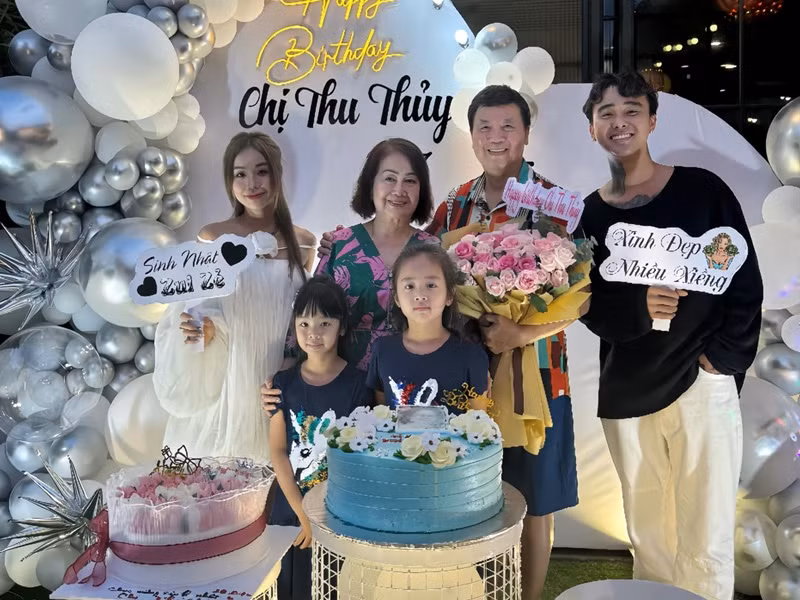 Nam rapper có mối quan hệ tốt đẹp với gia đình của bạn gái. Ảnh: FB Bảo Ngọc.