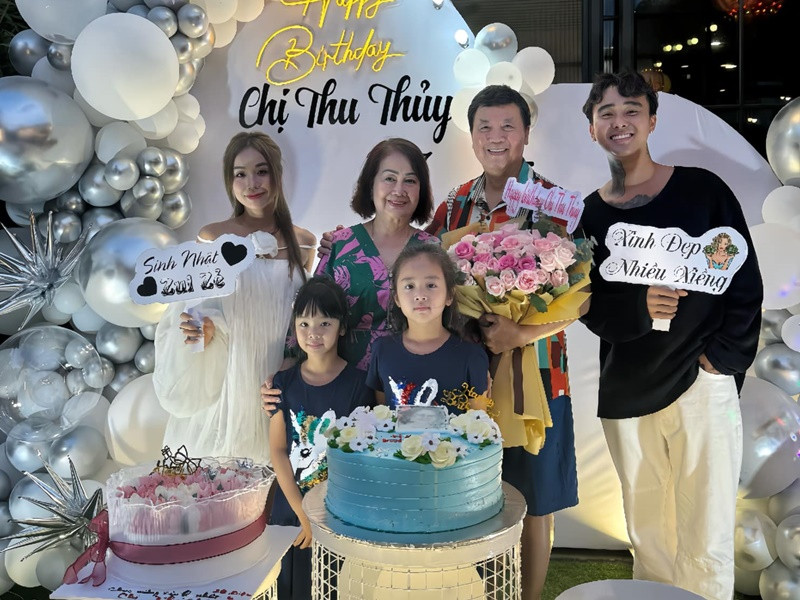 Nam rapper có mối quan hệ tốt đẹp với gia đình của bạn gái. Ảnh: FB Bảo Ngọc.