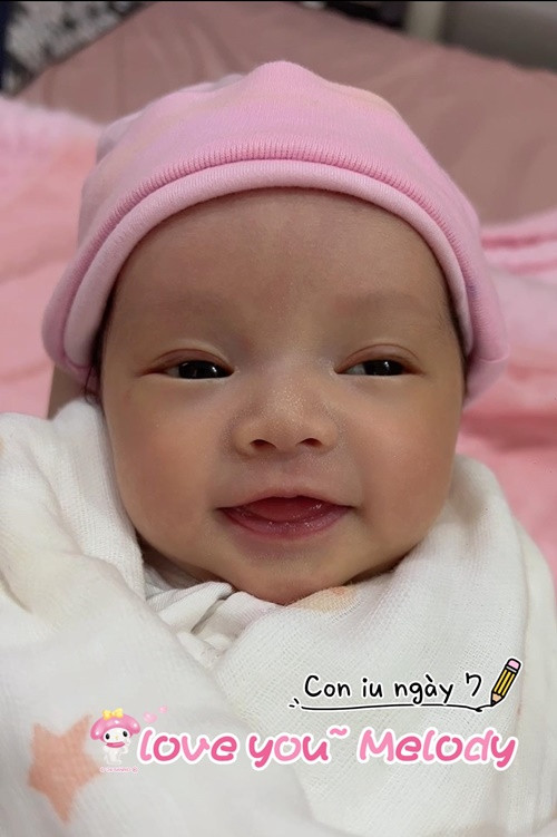 Con gái Bằng Cường sở hữu má lúm đồng tiền. Ảnh: FB Bằng Cường.