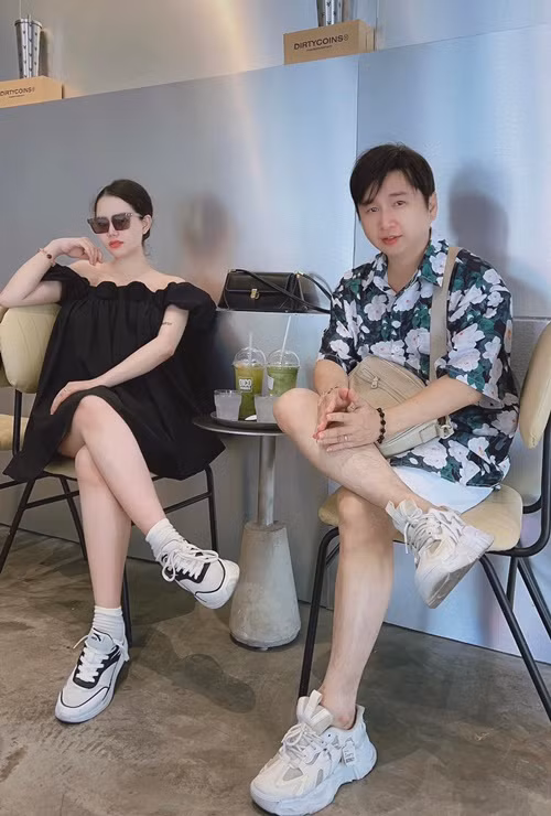 Nam ca sĩ luôn động viên vợ. Ảnh: FB Bằng Cường.