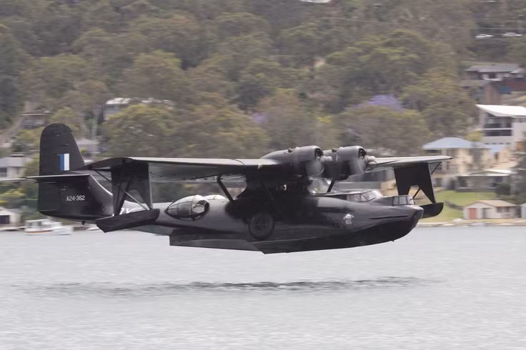 Với sự ra đời của các loại trực thăng lên thẳng sau chiến tranh thế giới thứ hai, vai trò của thủy phi cơ trong quân đội đã dần mất đi vị thế và hiện tại, có khá ít thủy phi cơ được biên chế trong lực lượng quân đội trên thế giới. Nguồn ảnh: Pinterest.