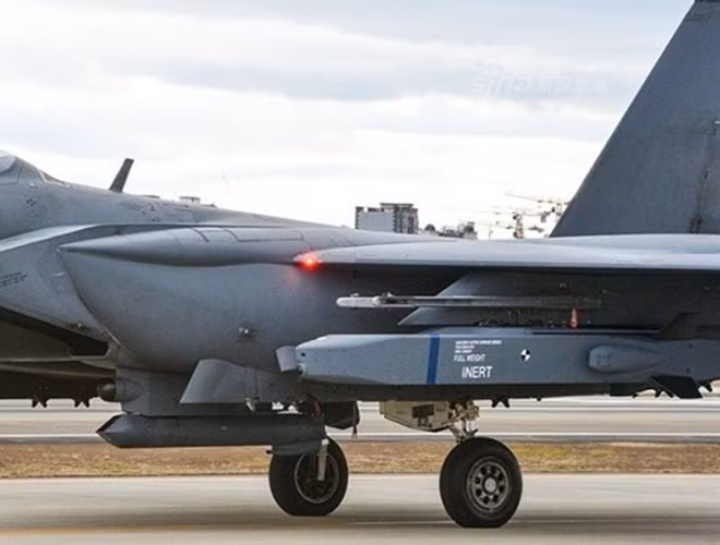 Tên lửa Taurus KEPD 350 dài 5,1m, đường kính thân 1,08m, sải cánh 2,06m và nặng tới 1,4 tấn. Kiểu dáng tên lửa được tối ưu cho khả năng tàng hình nhằm tránh hệ thống radar trinh sát đối phương phát hiện đánh chặn trên đường tới mục tiêu. Công nghệ dẫn đường áp dụng trên Taurus KEPD 350 cực kỳ hiện đại cho phép đạt độ chính xác cao và có thể biến các căn cứ quân sự của Triều Tiên chìm trong biển lửa.