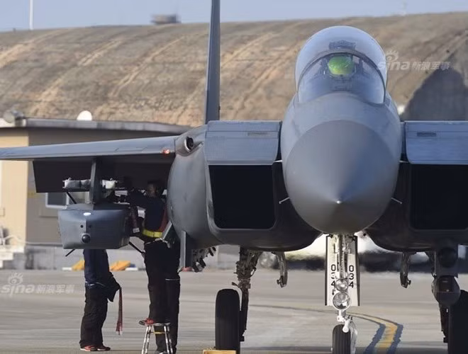 Với tầm bắn 500km, vận tốc Mach 0,96 và đường bay cực kỳ phức tạp khiến việc đánh chặn rất khó khăn. Những máy bay mang tên lửa loại này có thể tấn công từ khoảng cách ngoài tầm với của tất cả các hệ thống tên lửa phòng không Triều Tiên.