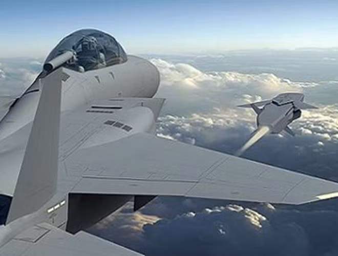 Tình hình trên bán đảo Triều Tiên ngày một leo thang, nguy cơ bùng nổ cuộc xung đột lớn hơn bao giờ hết. Mỹ đã tập trung nhiều khí tài hùng hậu tới bán đảo này. Các bên dường như không ai chịu xuống nước và sẵn sàng cho một cuộc xung đột.