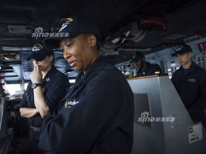 Tháp chỉ huy là nơi hoạt động liên tục, không ngừng nghỉ trên tàu. Nguồn ảnh: USnavy.