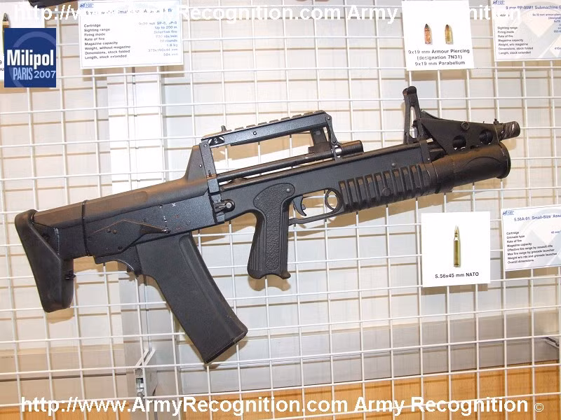 Một trong những khẩu súng trường "khủng" của Nga/Liên Xô có tính năng đỉnh mà lại ít được để ý là A-91 - thiết kế súng trường tấn công dạng bullpup. Nguồn ảnh: Armyrec