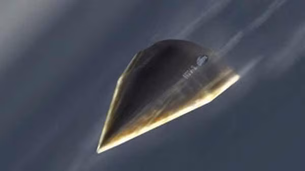 Điểm yếu duy nhất và cố hữu của các loại tên lửa tấn công siêu thanh chính là việc điều chỉnh nó ở giai đoạn cuối, nhằm đưa nó đi đến đúng mục tiêu điều này ít nhiều ảnh hưởng độ chính xác của tên lửa ở pha cuối. Bù lại nó sẽ được trang các đầu đạn tấn công cực mạnh có sức hủy diệt cực lớn để nếu khi lệch mục tiêu hiệu quả tác chiến của nó vẫn được đảm bảo. Nguồn ảnh: Nouve.