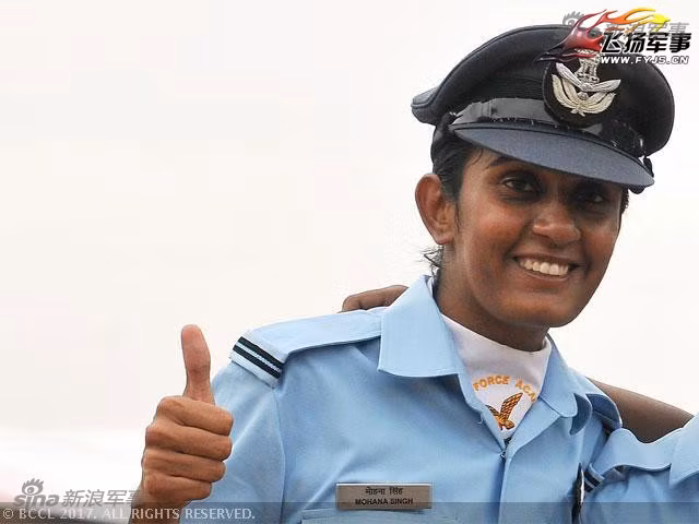 Ngo ngang: An Do nhan nu phi cong tiem kich Su-30