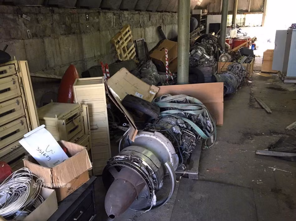 Nạn buôn lậu hàng quân sự mà nổi bật là những loại linh phụ kiện máy bay chiến đấu, máy bay vận tải và máy bay trực thăng đã nổi lên ở nước này kể từ khi Liên Xô sụp đổ, đây chính là nguồn cung cực kỳ lớn cho các nhóm phiến quân ở châu Phi với giá cả phải chăng và các chế độ "hậu mãi" cực kỳ chu đáo. Nguồn ảnh: Sina.