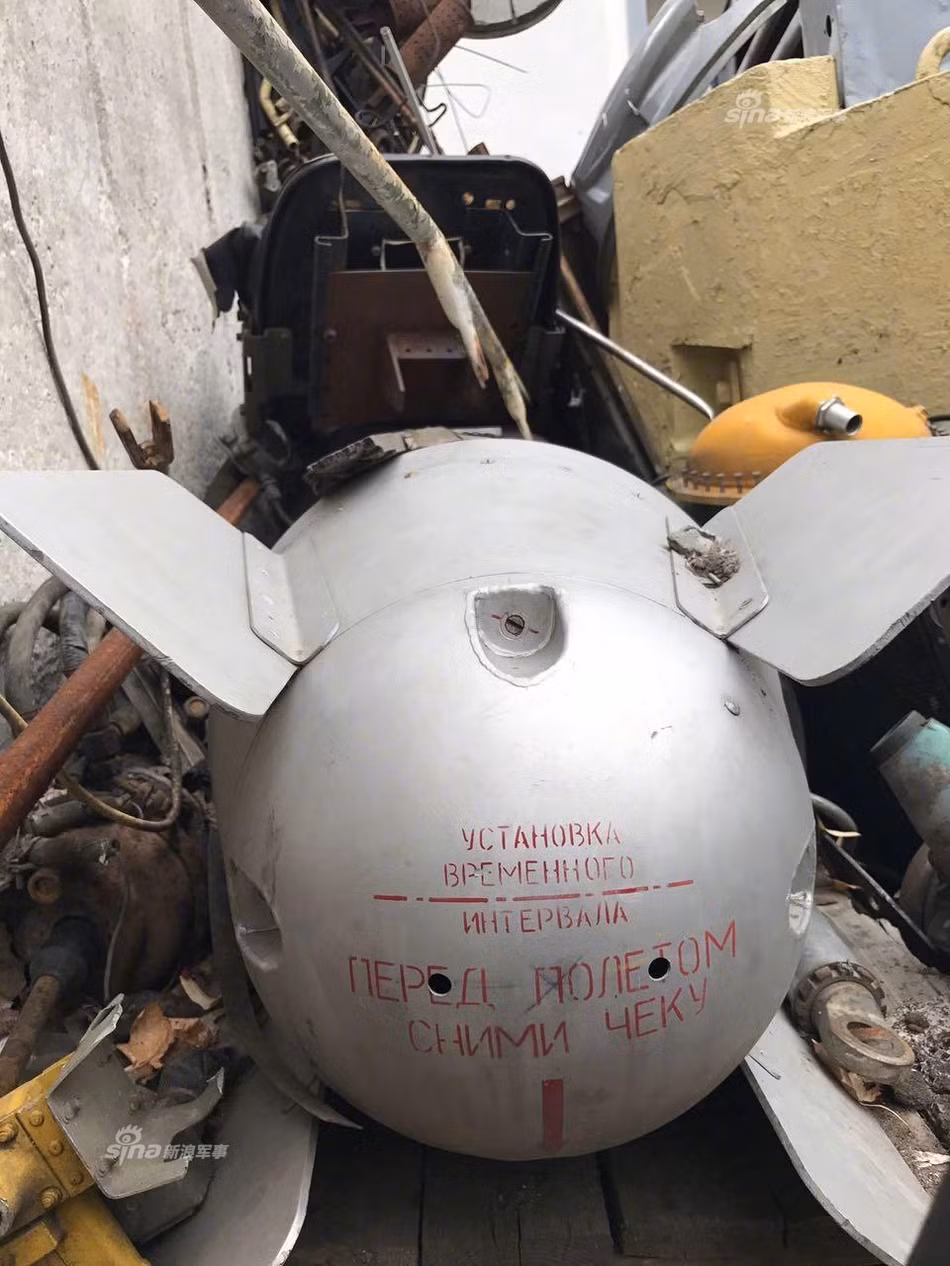 Trước đây, trong những thập niên 90 thậm chí nước này còn bán cả những chiếc trực thăng chiến đấu mới cứng cựa ra nước ngoài theo đường "tiểu ngạch", thu về một lượng lớn ngoại tệ để nuôi quân đội trong thời kỳ khủng hoảng sau Liên Xô sụp đổ. Nguồn ảnh: Sina.