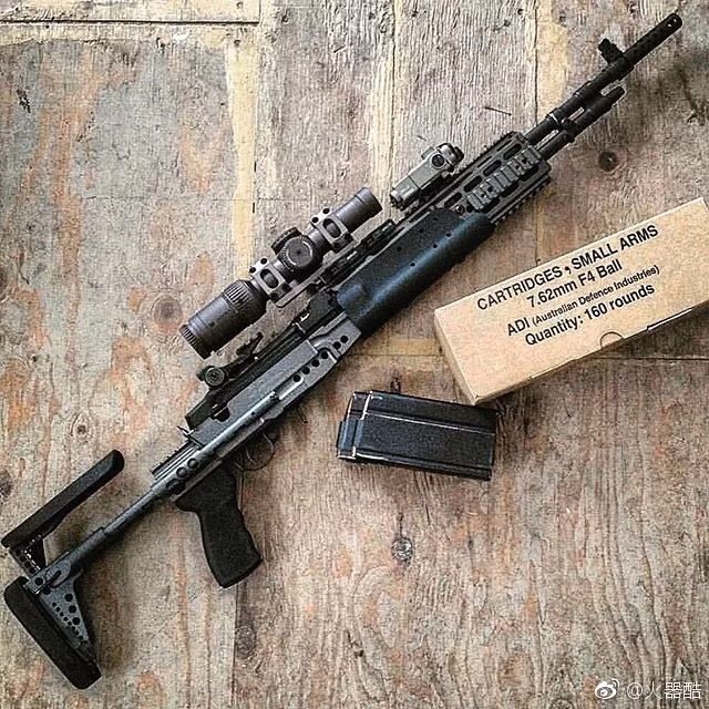 Cỡ đạn 7,62 x 51mm theo chuẩn NATO vẫn được sử dụng. Khấu súng trường Mk 14 EBR cũng có kèm chế độ bắn tự động, cho phép nó bắn với tốc độ tối đa 725 viên mỗi phút. Nguồn ảnh: Sina.