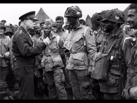 Trong chiến tranh thế giới thứ hai, lực lượng lính dù là một phần không thể thiếu trong các chiến dịch lớn của phe Đồng Minh. Lối chiến thuật của lực lượng này cũng rất đặc trưng, ít thấy lặp lại trong các cuộc xung đột lớn sau này. Nguồn ảnh: Youtube.