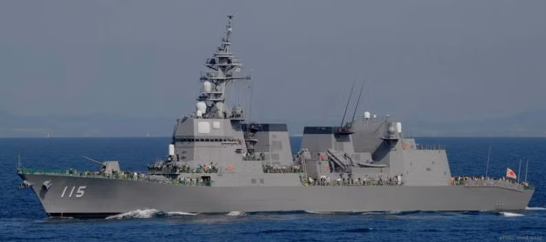 Khu trục hạm lớp Akizuki "model" 2010 của Nhật Bản có độ giãn nước tối đa 6.800 tấn, chiều dài 150 mét, lườn rộng 5,3 mét và có độ mớm nước tối đa 10,9 mét. Nguồn ảnh: Sea.