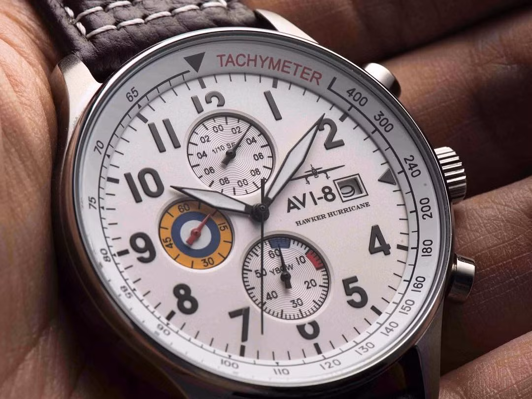 Một vài loại đồng hồ đặc biệt hơn được sử dụng bởi phi công, thợ lặn hoặc lính tàu ngầm còn có khả năng hiển thị các thông số đặc biệt khác như độ cao, độ ẩm, tốc độ,... Nguồn ảnh: BI.