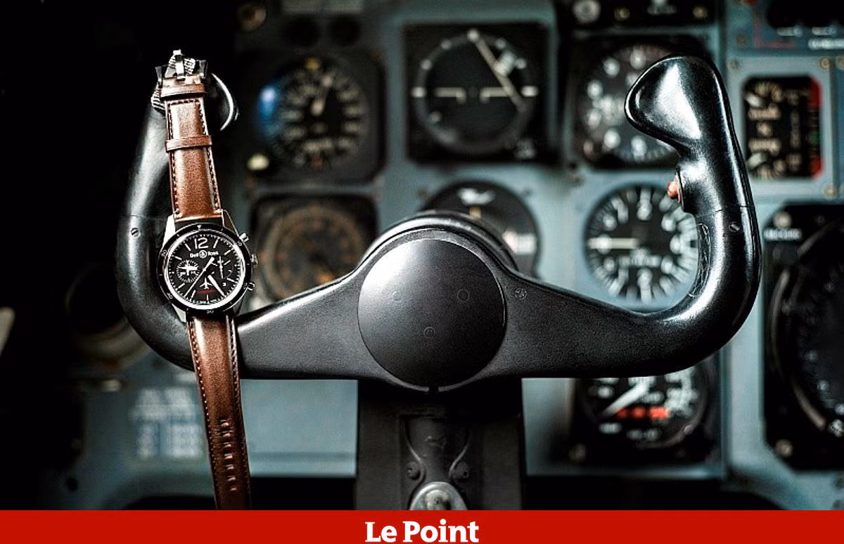 Hiện nay kiểu dáng đồng hồ của phi công đang rất được ưa chuộng và những loại đồng hồ phi công trên thị trường luôn có giá rất cao vì chất lượng, độ chính xác và tính thẩm mỹ mà chúng mang lại. Nguồn ảnh: Lepoint.