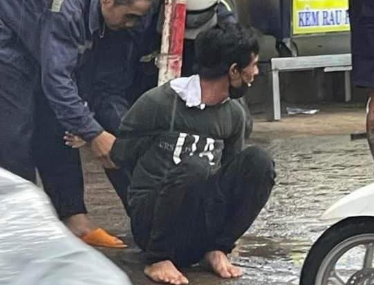 Đồng Nai: Bắt nhanh tên cướp cầm dao đâm người ở tiệm cầm đồ Dong Nai: Bat nhanh ten cuop cam dao dam nguoi o tiem cam do