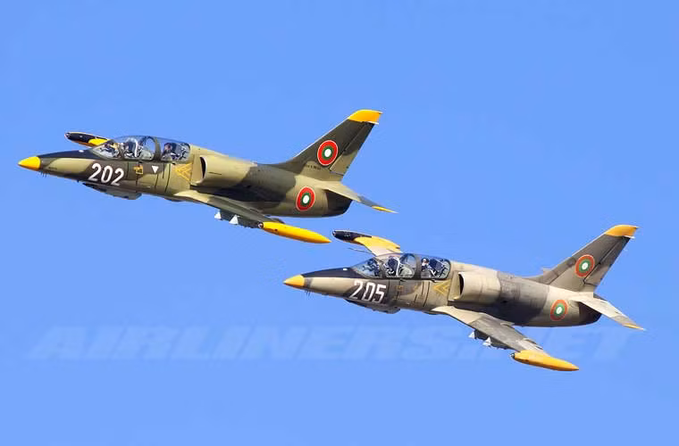 Không quân Bulgaria hiện có trong biên chế 12 chiếc L-39ZA – biến thể nâng cấp của L-39 tập trung tăng cường cho nhiệm vụ chiến đấu.