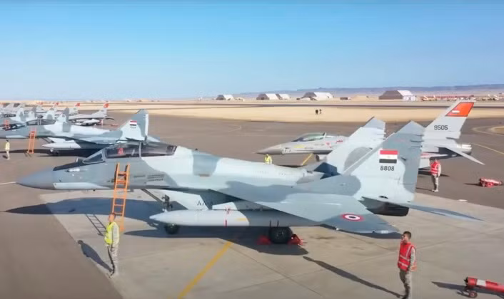 Ai Cập và Algeria là những khách hàng duy nhất của MiG-29M, mặc dù trong lực lượng không quân nước này, MiG-29M ở cấp thấp hơn so với các chiến đấu cơ khác.