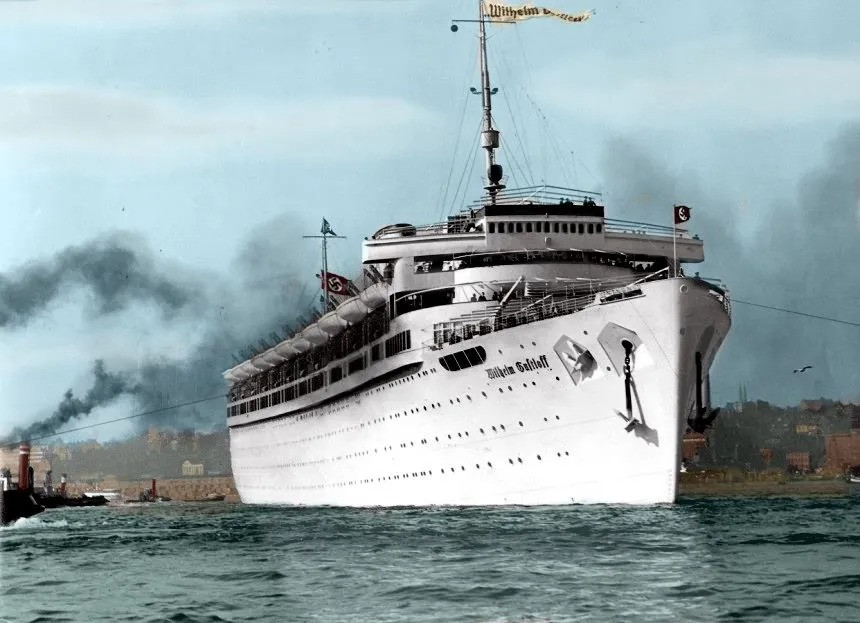 Tuy nhiên, trừ một việc là chuyện không phải vậy. Wilhelm Gustloff đúng là tàu bệnh viện nhưng “đã từng” thì chính xác hơn. Con tàu này chỉ được dùng làm tàu bệnh viện trong một giai đoạn từ 1939 đến đầu năm 1945.