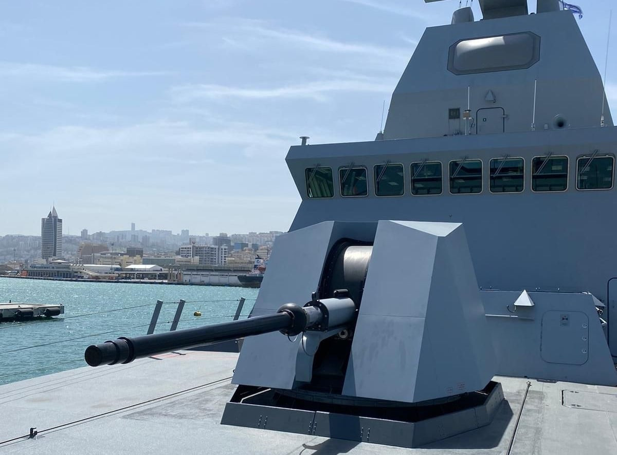 Theo như Hải quân Israel cho biết thì lớp tàu này sẽ được trang bị nhiều vũ khí hiện đại, bao gồm radar MF-STAR, tên lửa phòng không tầm trung Barak-8, tên lửa đánh chặn Tamir thuộc hệ thống C-Dome, tên lửa hành trình chống tàu cận âm (có thể là RGM-84 Harpoon hoặc Gabriel) cho những con tàu này.