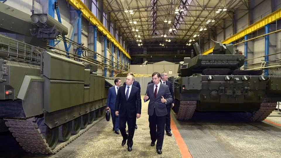 Tong thong Nga ca ngoi T-90M la xe tang hang dau the gioi