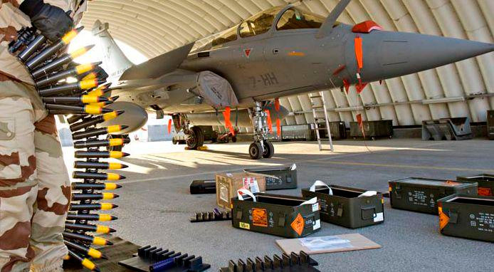 Bên cạnh đó các chuyên gia quân sự cho rằng, những chiếc Mirage 2000C có thể đã được nâng cấp để có thêm một số khả năng chiến đấu đa năng hơn, đáp ứng tình hình trên chiến trường.
