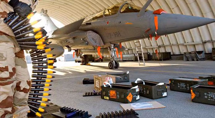 Bên cạnh đó các chuyên gia quân sự cho rằng, những chiếc Mirage 2000C có thể đã được nâng cấp để có thêm một số khả năng chiến đấu đa năng hơn, đáp ứng tình hình trên chiến trường.