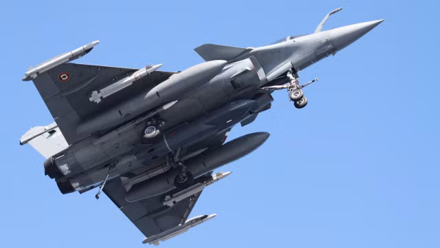 Mục tiêu của chương trình này là hiện đại hóa hệ thống điện tử hàng không trên Mirage 2000D và cho phép sử dụng tên lửa phòng không MICA thay vì MAGIC hiện có, đã bị đánh giá là lỗi thời.