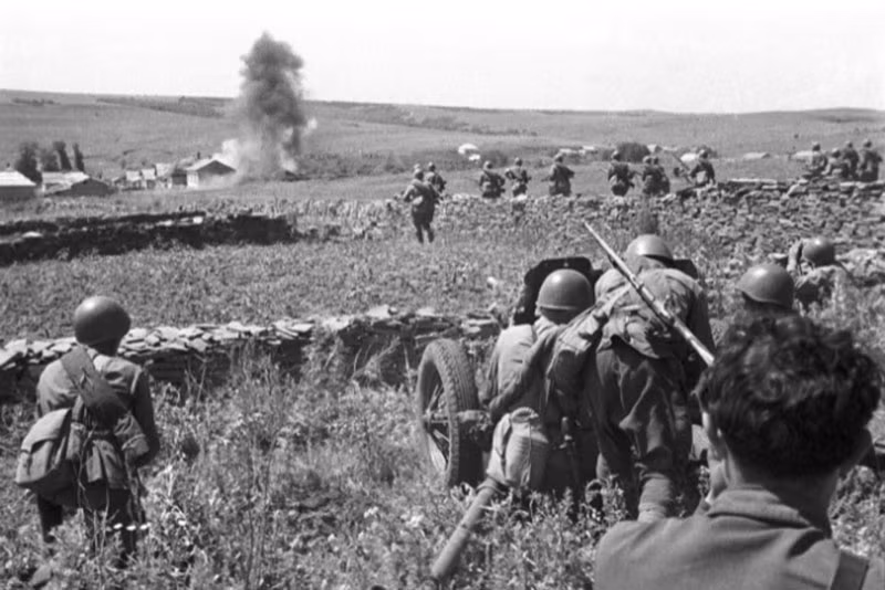 Trước hết, lục quân Liên Xô được cho là sẽ nhanh chóng chiếm đóng lục địa châu Âu đến bờ Đại Tây Dương. Trong khi đó, Liên Xô có thể dùng bom và tên lửa để tấn công hủy diệt vào lãnh thổ nước Anh.