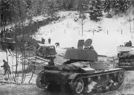 Đây gần như là một cuộc chiến giữa "gấu và chuột". Sau gần 20 năm xây dựng chủ nghĩa xã hội ở Liên Xô, công nghiệp nặng đã phát triển nhanh chóng và sức mạnh quân sự cũng được tăng cường đáng kể.