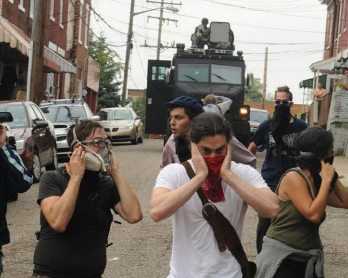 Hoạt động dân sự ngày càng gia tăng, khi hàng nghìn người bắt đầu tham gia các cuộc biểu tình và tuần hành quần chúng, cho thấy tính hợp lý của việc sử dụng vũ khí âm thanh. Loại vũ khí không gây sát thương này rất phù hợp để giải tán đám đông.