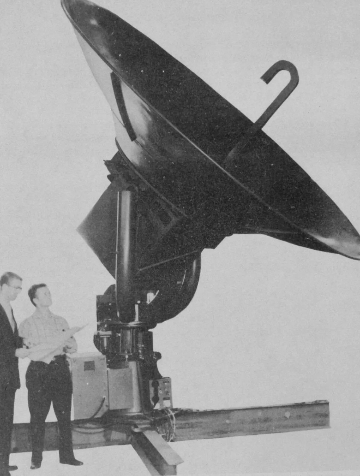 Trong thời kỳ Chiến tranh Lạnh, người ta bắt đầu quan tâm trở lại việc sử dụng vũ khí âm thanh. Điều này trước hết là do sự bắt đầu nghiên cứu chế tạo trong lĩnh vực vũ khí phi sát thương.