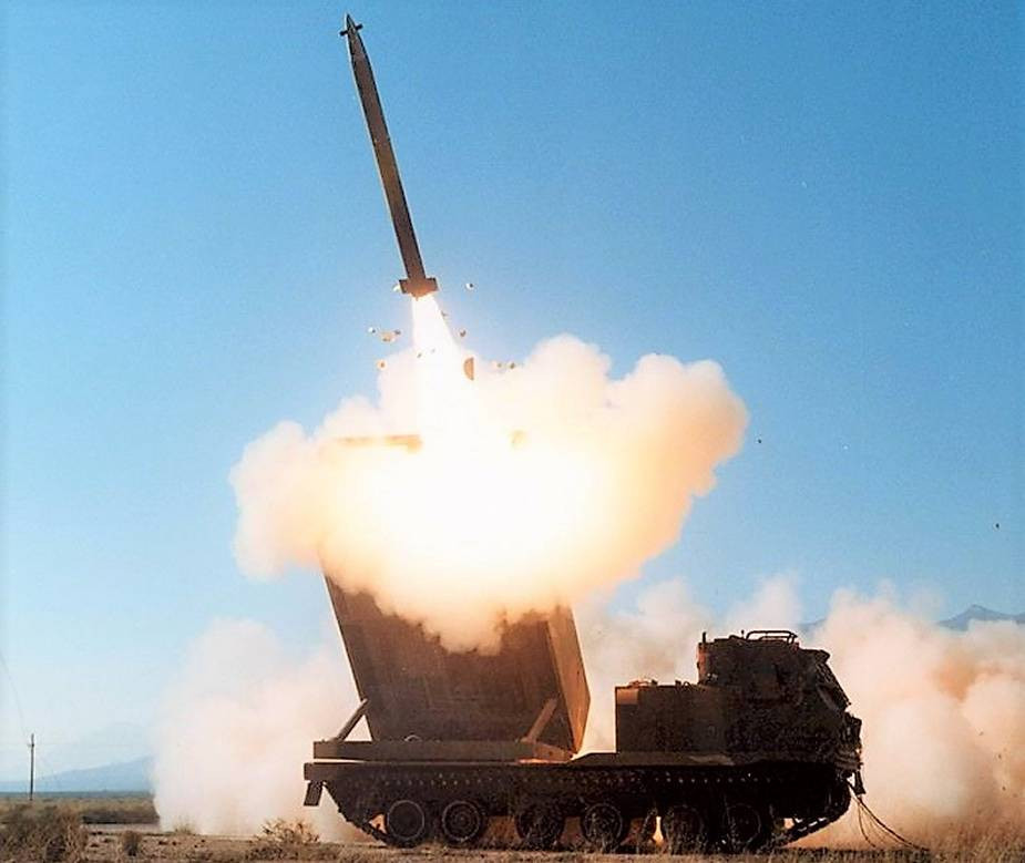 Xét về cấu trúc và các tính năng thiết kế, hệ thống PULS này cũng tương tự như các hệ thống tên lửa phóng loạt khác. Nó được chế tạo trên khung gầm xe địa hình nhiều trục; các thiết bị điều khiển hỏa lực được đặt trong buồng lái của phương tiện và bệ phóng được gắn trên bệ chở hàng.