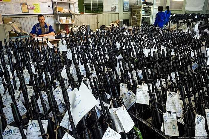 Thứ vũ khí này đã hoàn thành nhiệm vụ chính của mình giúp những người lính chiến đấu một cách hiệu quả.Trong những năm sau chiến tranh, dập, hàn, kết nối bằng chốt đã trở nên phổ biến - không có chúng, không thể tưởng tượng được ngành công nghiệp vũ khí hiện đại sẽ ra sao.