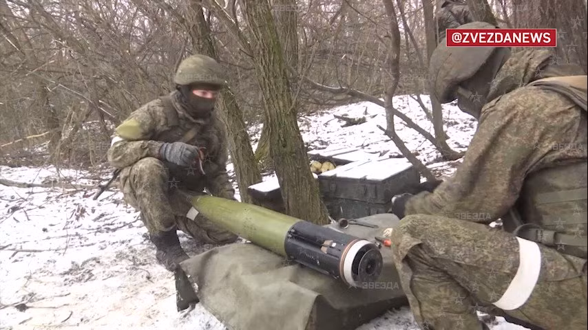 Đạn pháo dẫn đường cũng được sử dụng với số lượng lớn. Theo RIA Novosti, Nga đang tăng cường sản xuất đạn pháo dẫn đường chính xác cao Krasnopol nhằm đối phó xe tăng Abrams và Leopard.