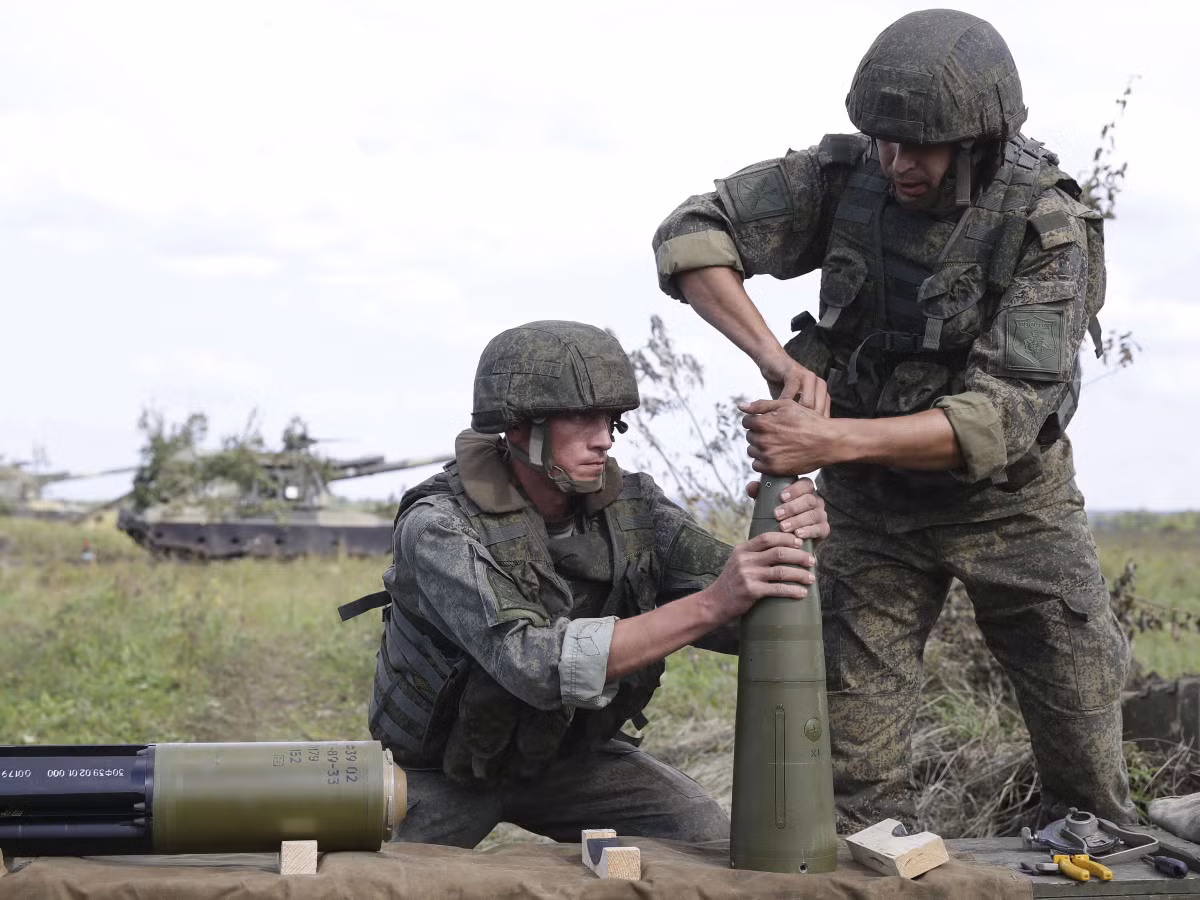 Nguồn tin từ Bộ Quốc phòng Nga cho hay, Krasnopol có độ chính xác trúng mục tiêu lên tới 95%, tầm bắn đạt 25km. Quân đội Nga được cho là đang tích cực sử dụng đạn pháo dẫn đường Krasnopol 152mm trong chiến sự tại Ukraine nhằm hạn chế khả năng phản công của Kiev.