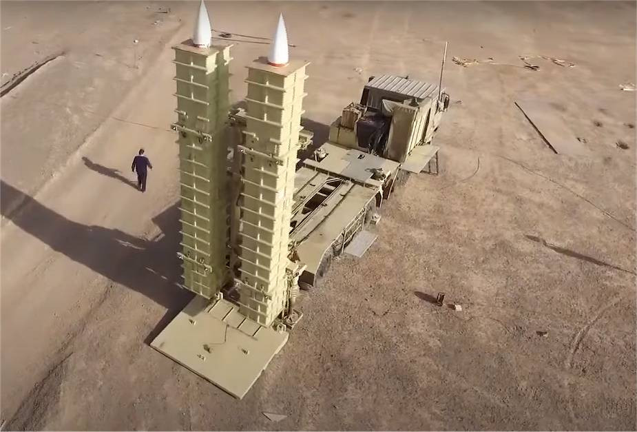 Hệ thống có phạm vi phát hiện 260km, có thể theo dõi đồng thời 300 mục tiêu và có thể tấn công 6 mục tiêu cùng lúc. Tên lửa của nó có thể tấn công các mục tiêu cách xa tới 200 km. Những thông số kỹ thuật này vẫn thua xa S-400.