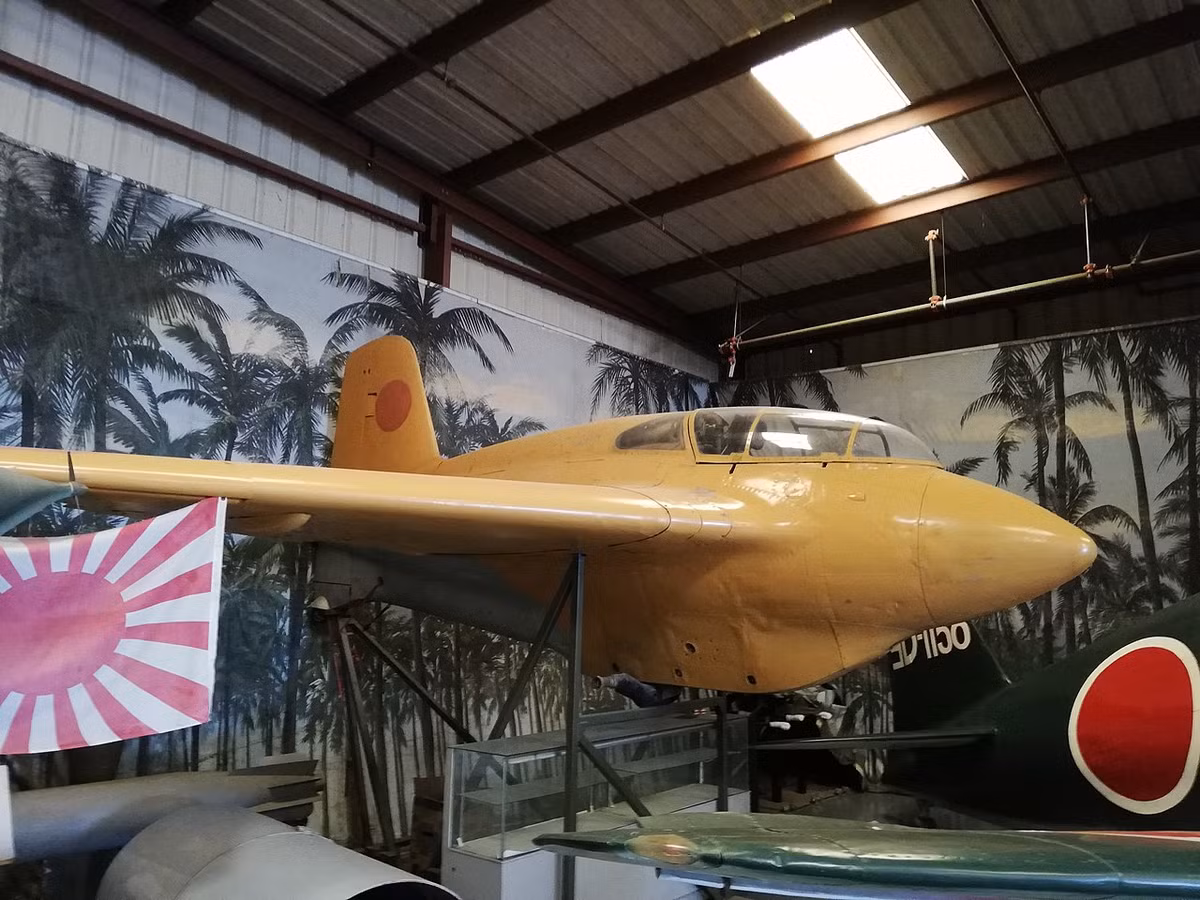 Đặc biệt là những bản vẽ và linh kiện của máy bay dùng động cơ tên lửa Ме-163 Komet, máy bay tiêm kích Ме-262, động cơ phản lực do Đức sản xuất, cũng như các bản hợp đồng được ký kết để khí tài do Đức thiết kế sẽ được chế tạo tại đất nước Mặt trời mọc.