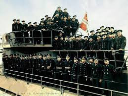 Theo thông tin của nhà nghiên cứu người Mỹ về chiến tranh tàu ngầm ở Đại Tây Dương, ông Clay Blair, hành khách đi trên chuyến tàu ngầm đó còn có cả một số kỹ sư người Đức và Nhật Bản.