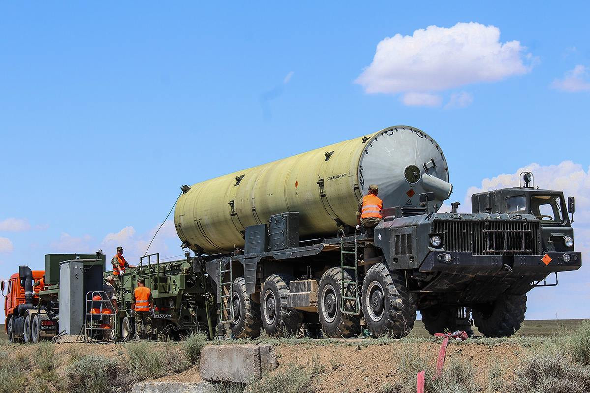 Hệ thống A-235 Nudol được trang bị hệ thống siêu máy tính Elbrus-3M mạnh mẽ để xử lý thông tin. Tất cả chúng đều có khả năng mang đầu đạn hạt nhân để nâng cao khả năng tiêu diệt tên lửa đạn đạo liên lục địa của đối phương.