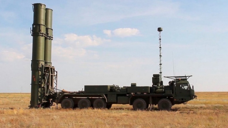 Trích dẫn một số nguồn tin trong ngành công nghiệp quốc phòng của Nga, hãng tin RIA đưa tin rằng Moscow đang tích cực phát triển một hệ thống phòng thủ tên lửa mới chuyên đánh chặn tên lửa đạn đạo xuyên lục địa và các mối đe dọa từ không gian.