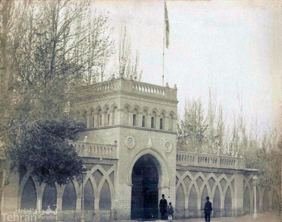Khi đến thành phố Mashhad, các thành viên phi hành đoàn không nghi ngờ gì đã nộp đơn vào lãnh sự quán Anh và đã có mặt tại Washington vào ngày 24/5. Nhiều năm sau khi kết thúc hành trình 13 tháng qua Liên Xô, xạ thủ David W. Pohl đã lên tiếng nghi ngờ rằng toàn bộ cuộc chạy trốn của họ là do Bộ Tổng tham mưu Liên Xô và NKVD thiết kế.