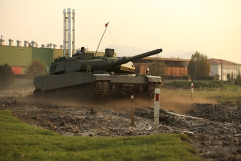 Một tính năng quan trọng khác của Altay mới là nó có cấu trúc khung xe linh hoạt có thể thích ứng với các công nghệ đang phát triển. Nhờ đặc điểm này, chiếc xe có thể hiện đại hóa một cách dễ dàng theo các yêu cầu khác nhau mà Lực lượng Vũ trang Thổ Nhĩ Kỳ có thể cần trong tương lai.